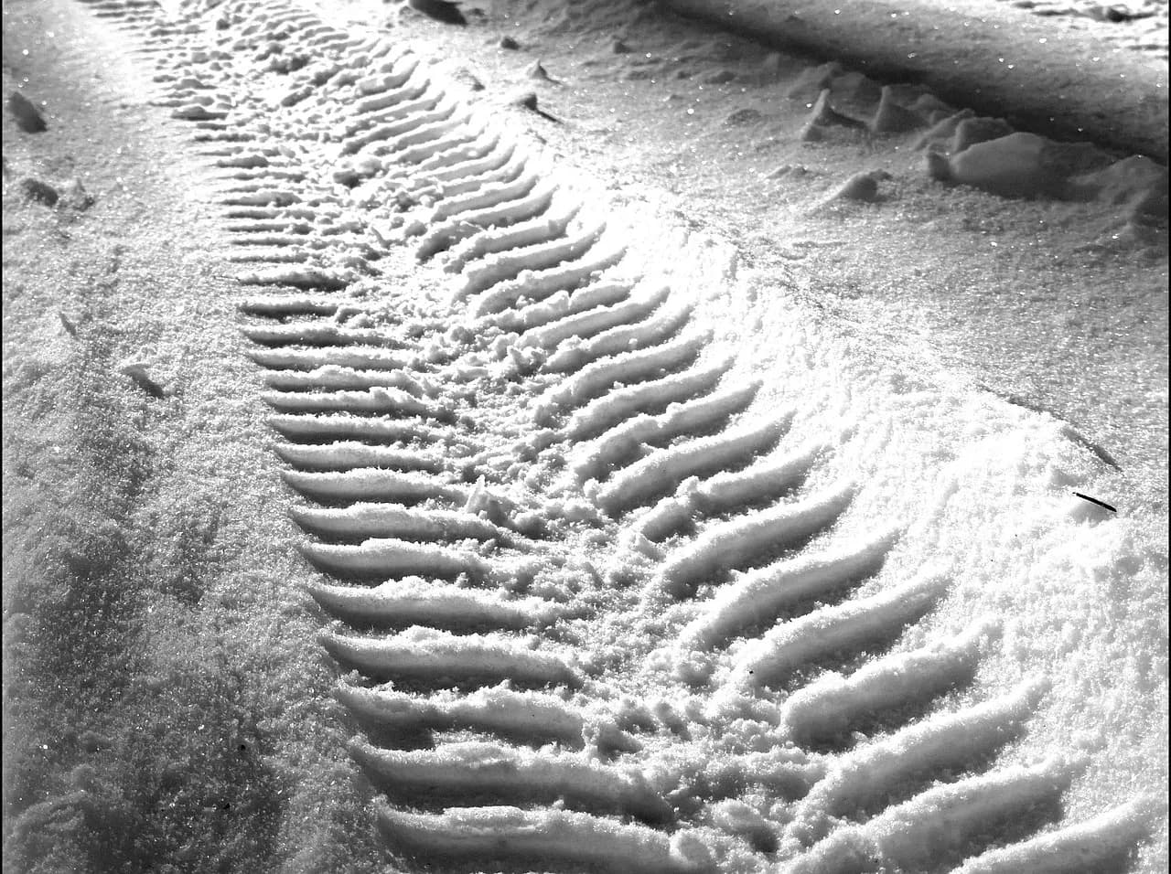 Alquiler de un coche con neumáticos de invierno para viajes a la nieve